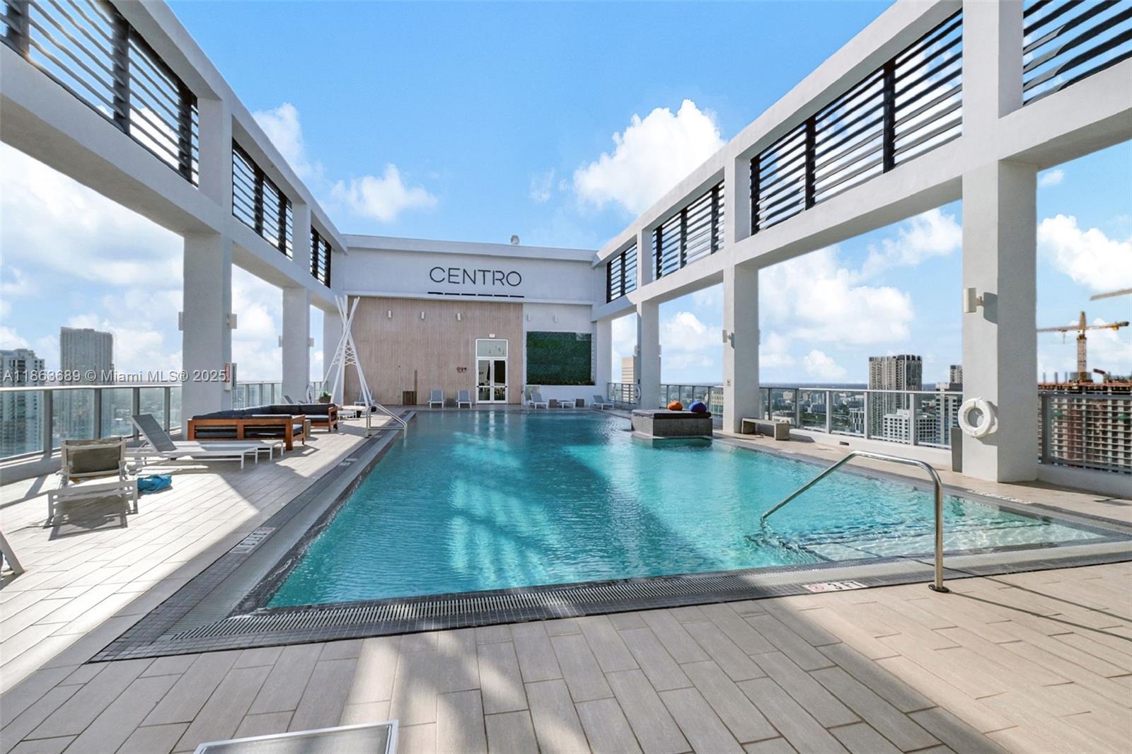CENTRO CONDO - Residential