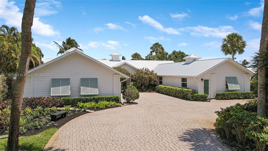 Photo of 32 N Sewalls Point Rd, Sewalls Point, FL 34996 (MLS # A11392985)