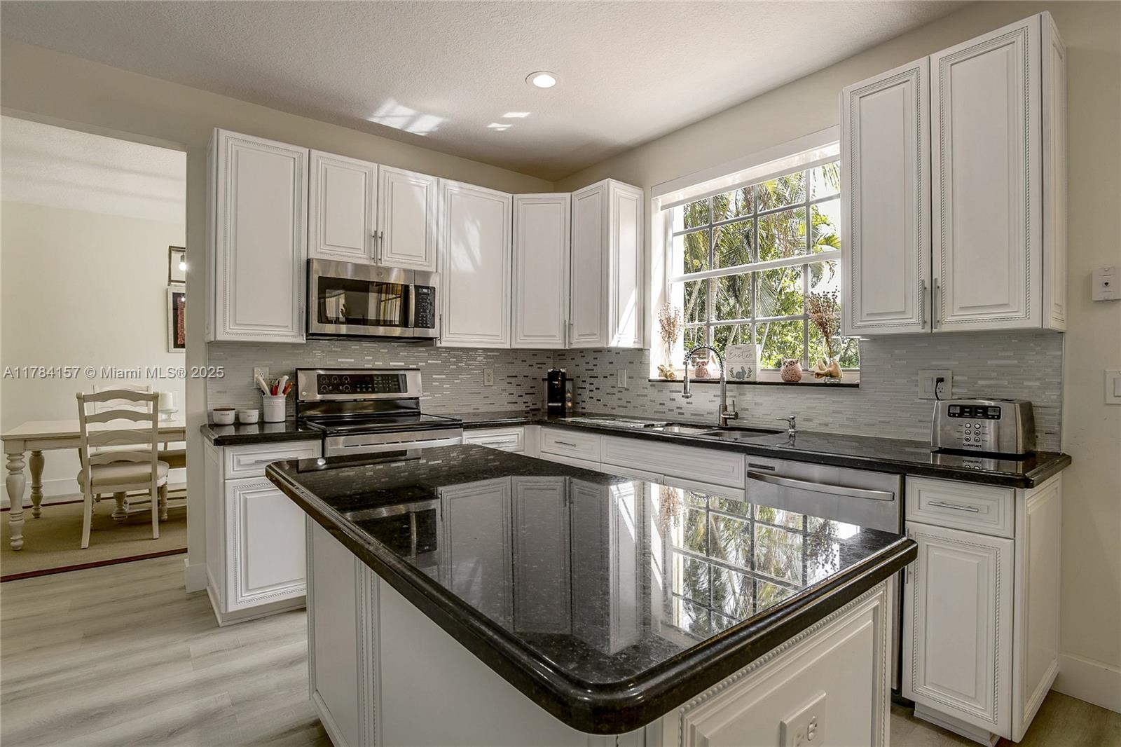 4322 Fox Ridge Dr