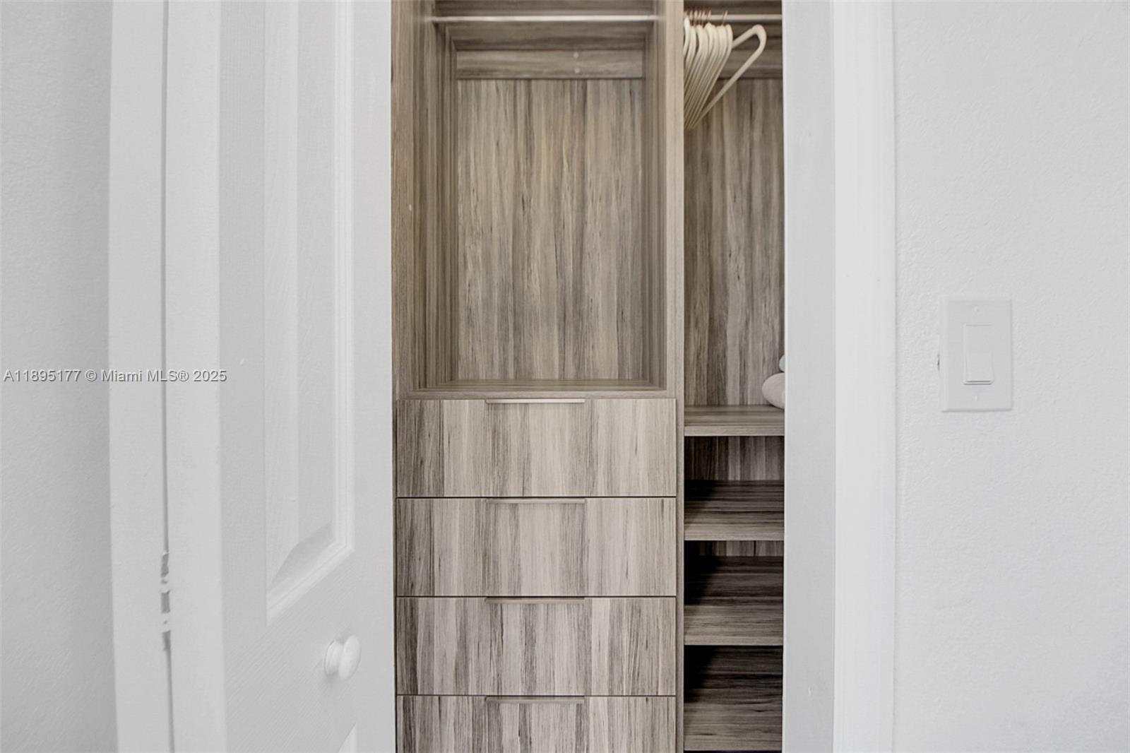 SUN RAY HOMES GREYNOLDS P - Residential Lease