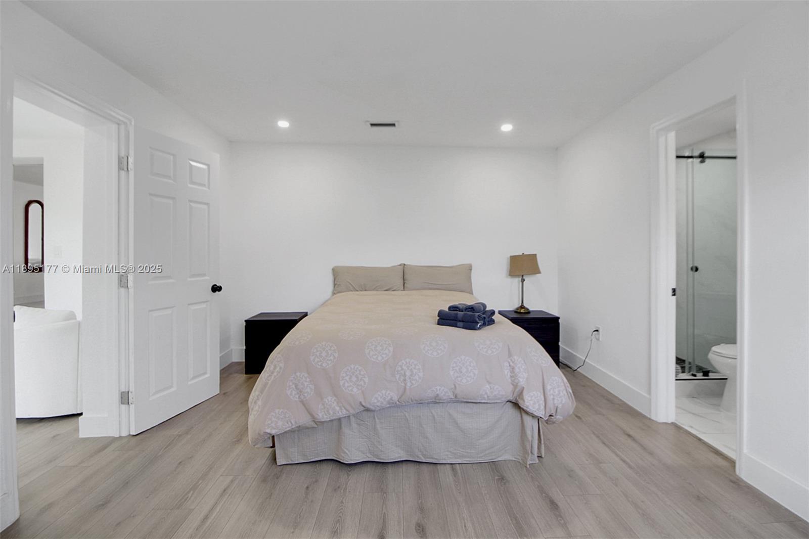 SUN RAY HOMES GREYNOLDS P - Residential Lease