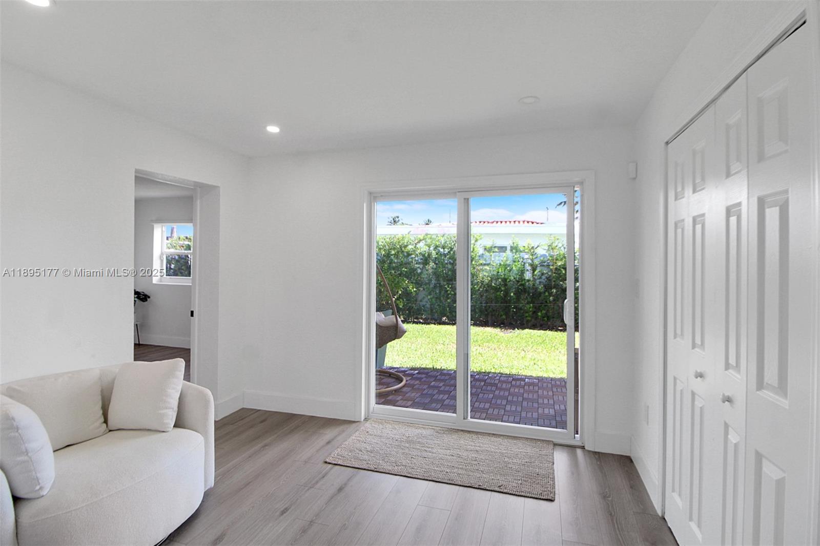 SUN RAY HOMES GREYNOLDS P - Residential Lease