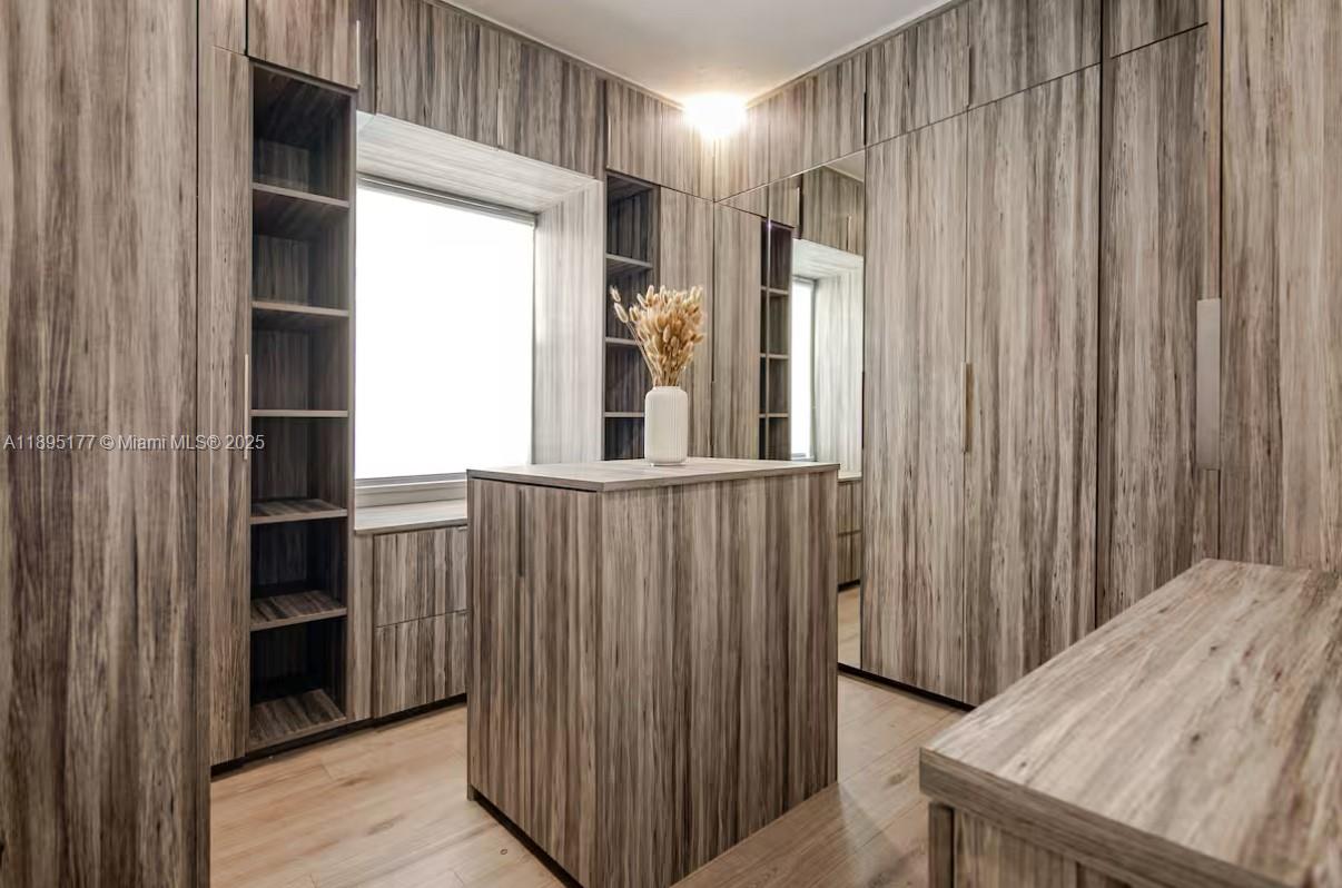 SUN RAY HOMES GREYNOLDS P - Residential Lease