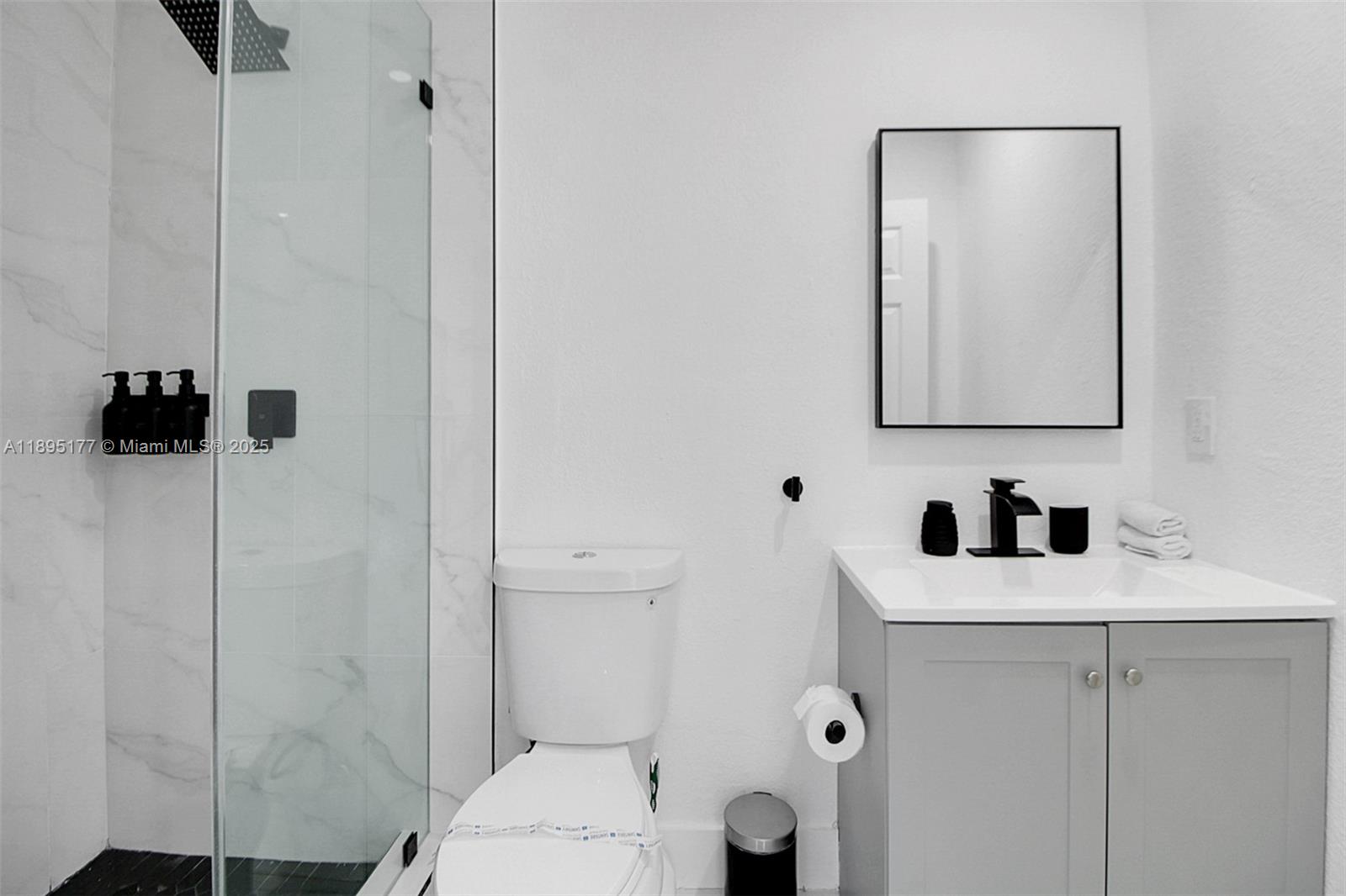 SUN RAY HOMES GREYNOLDS P - Residential Lease