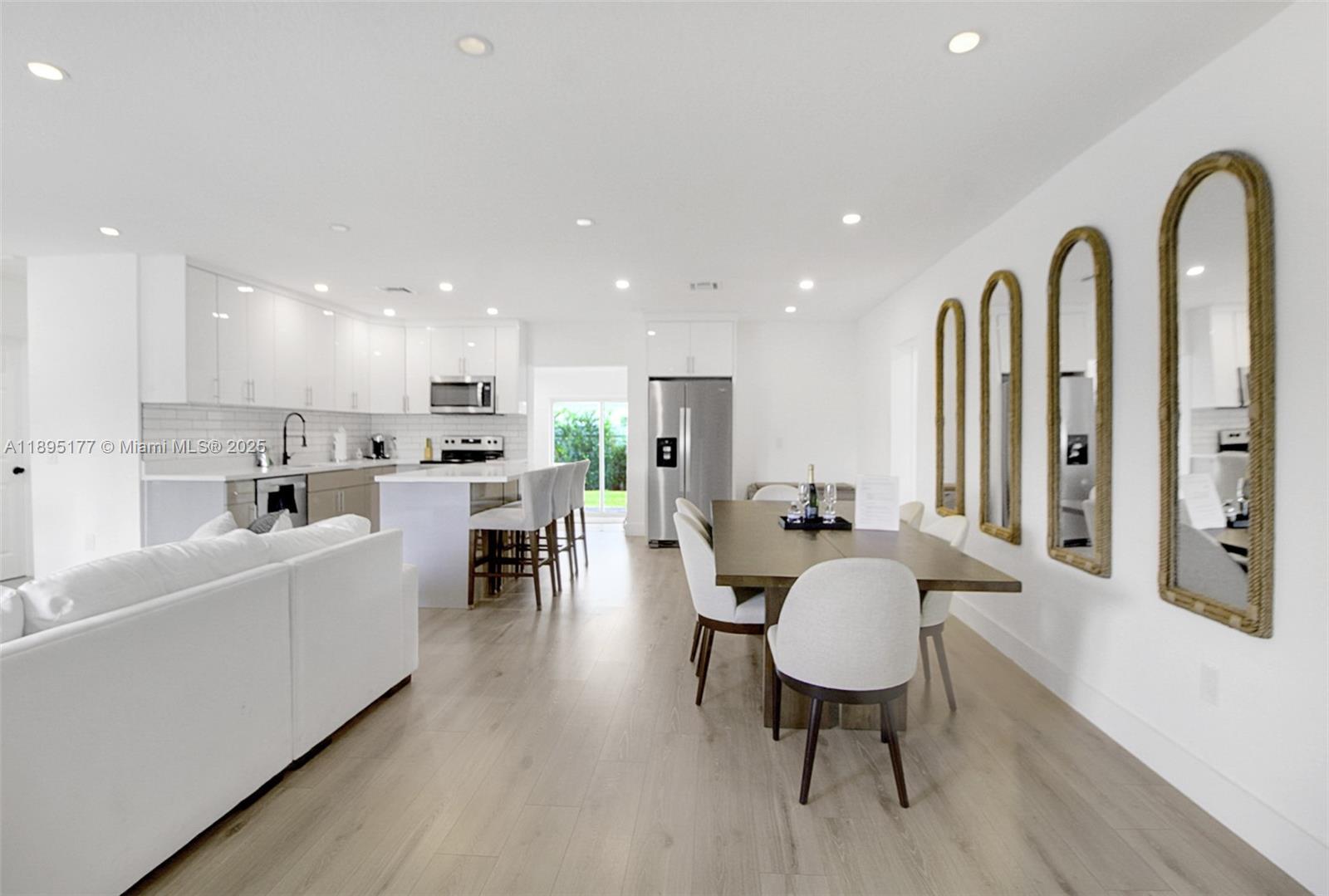 SUN RAY HOMES GREYNOLDS P - Residential Lease