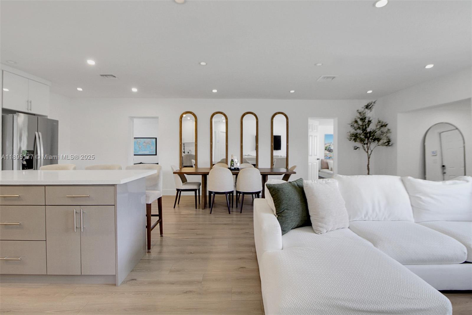 SUN RAY HOMES GREYNOLDS P - Residential Lease