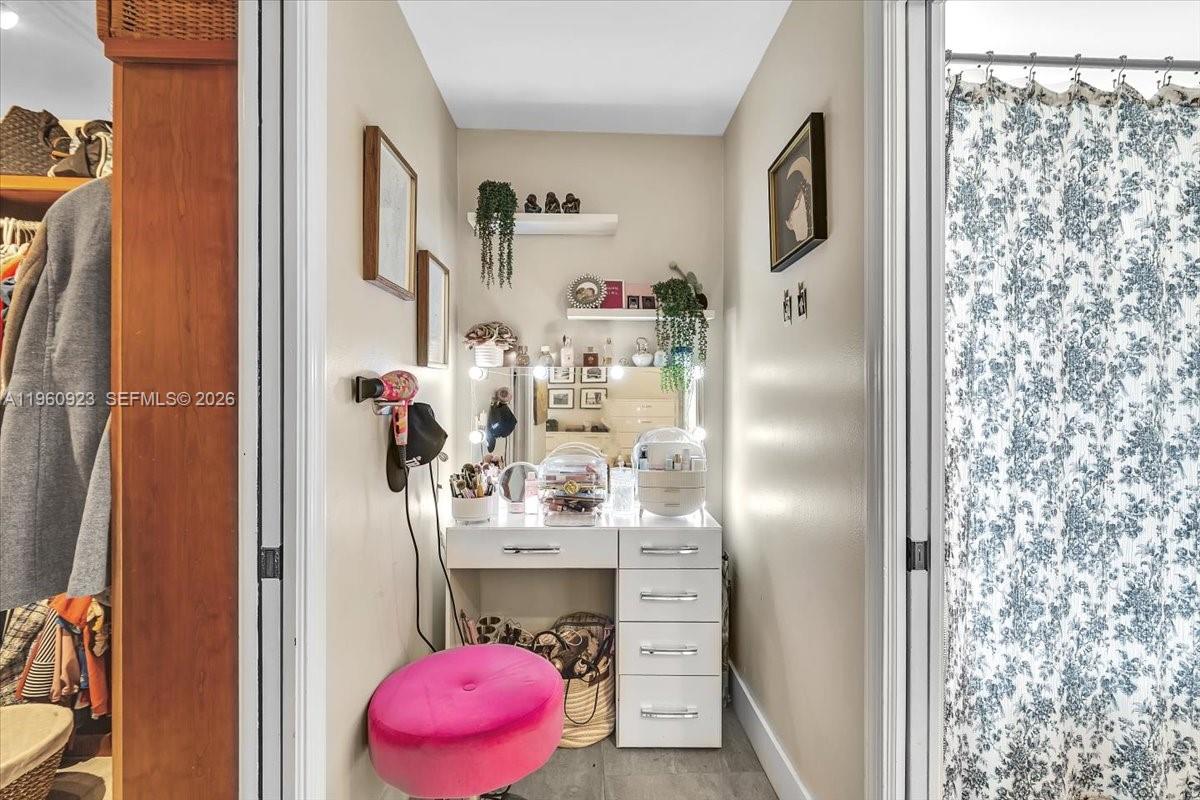 OAK WOOD - Residential