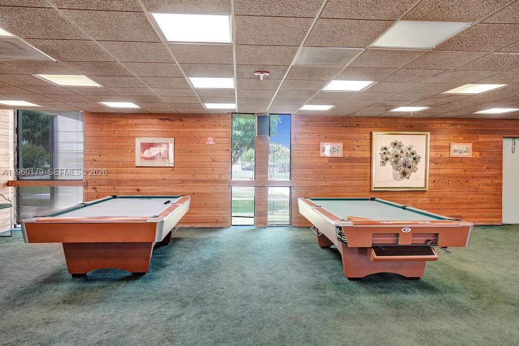 LAUDERDALE OAKS CONDO III - Residential