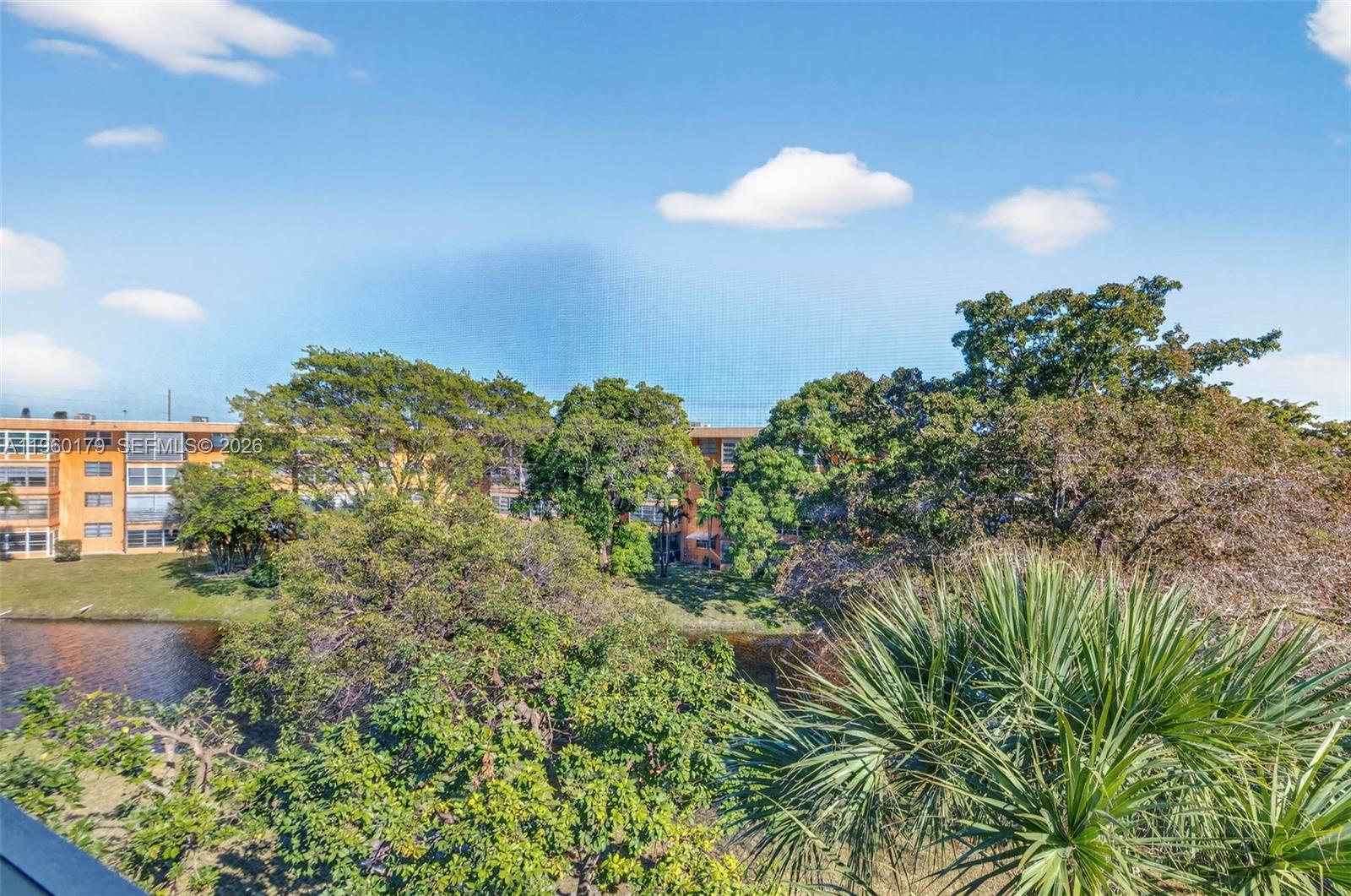 LAUDERDALE OAKS CONDO III - Residential