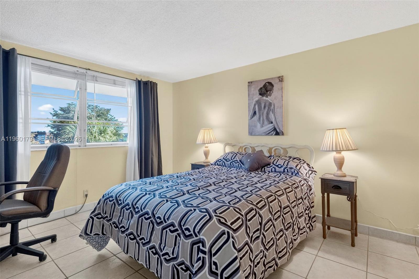 LAUDERDALE OAKS CONDO III - Residential