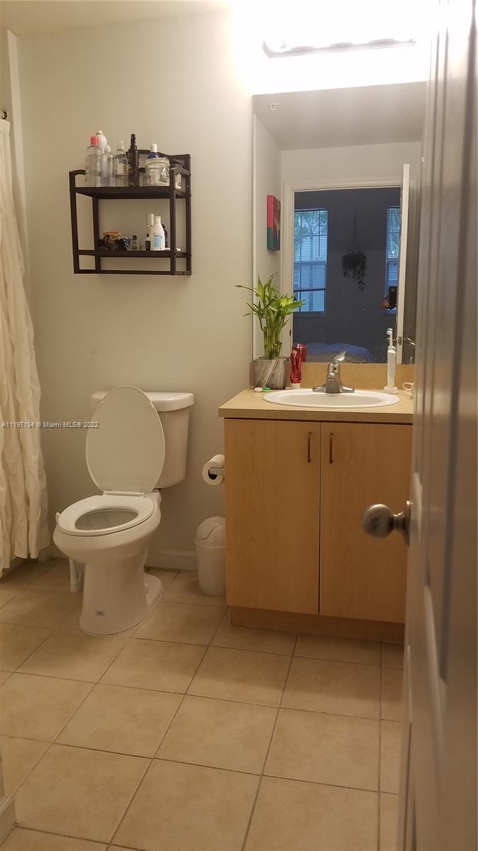 SOLE AT FORT LAUDERDALE - Residential Lease