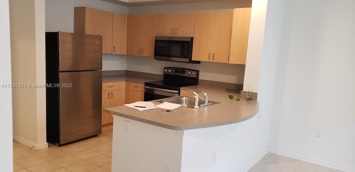 SOLE AT FORT LAUDERDALE - Residential Lease