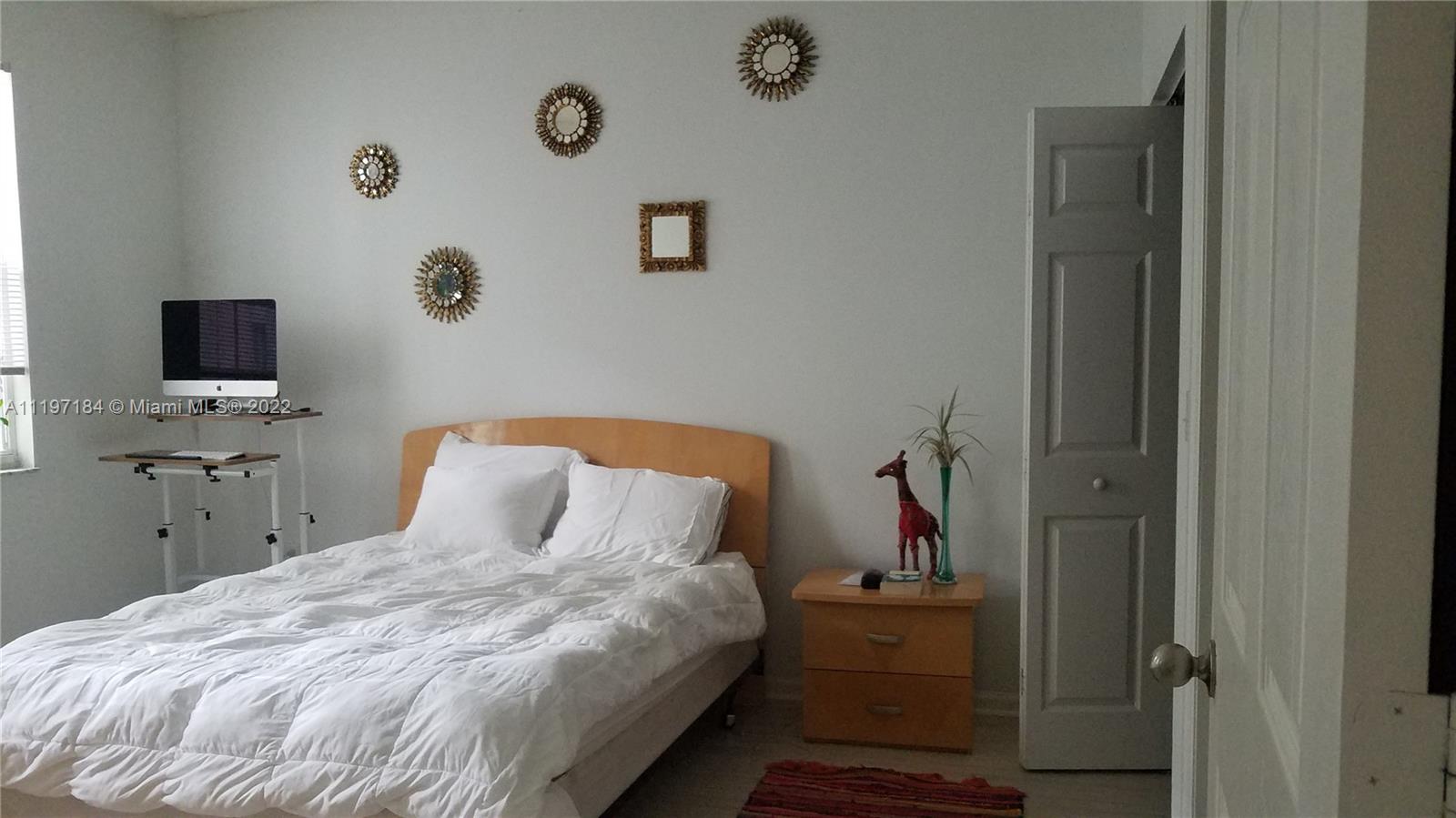 SOLE AT FORT LAUDERDALE - Residential Lease