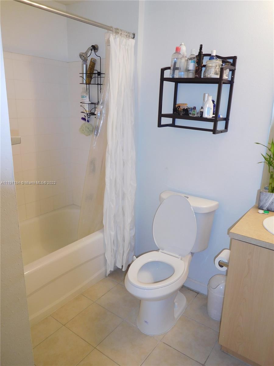 SOLE AT FORT LAUDERDALE - Residential Lease