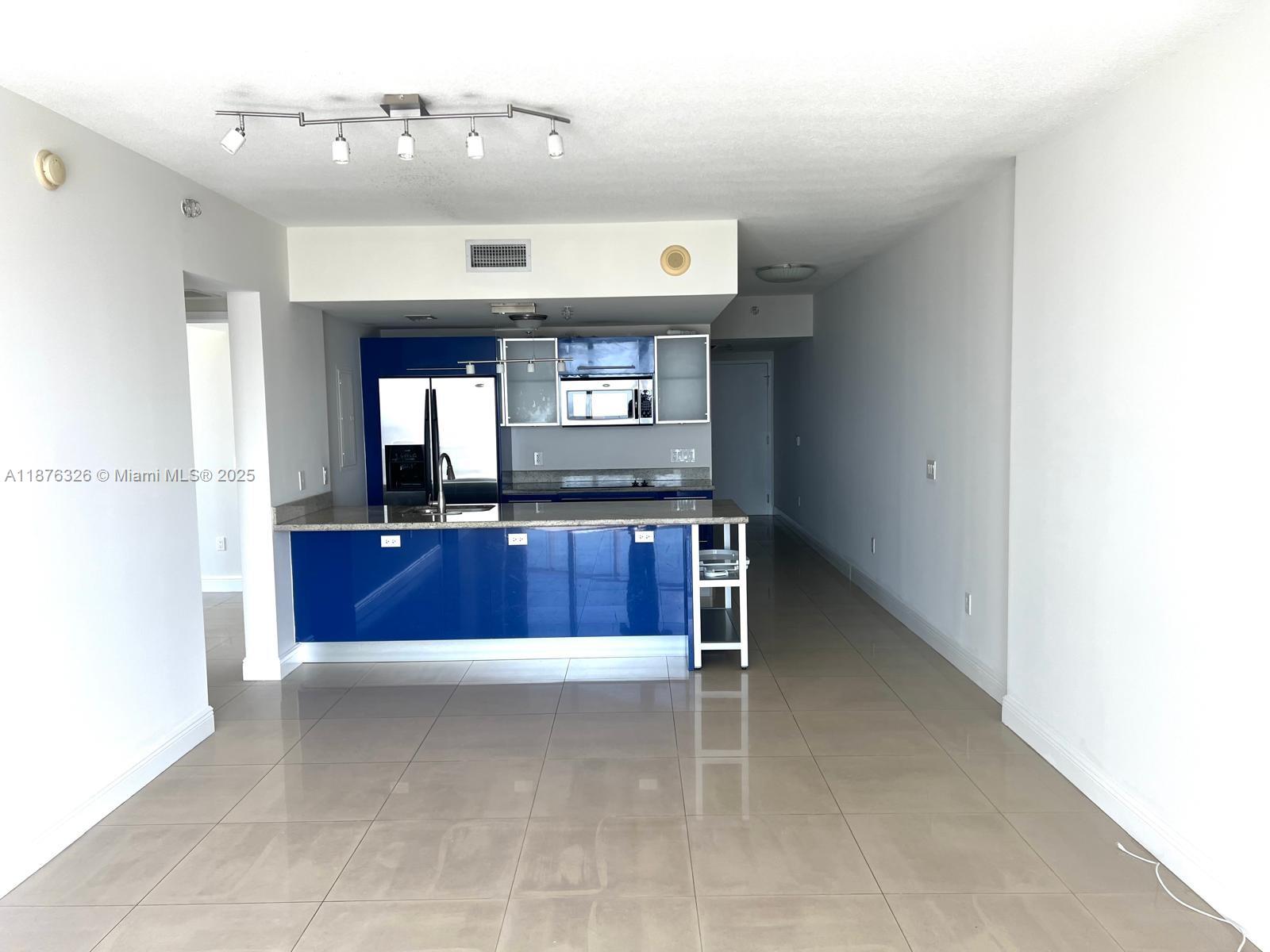 LATITUDE ON THE RIVER CON - Residential