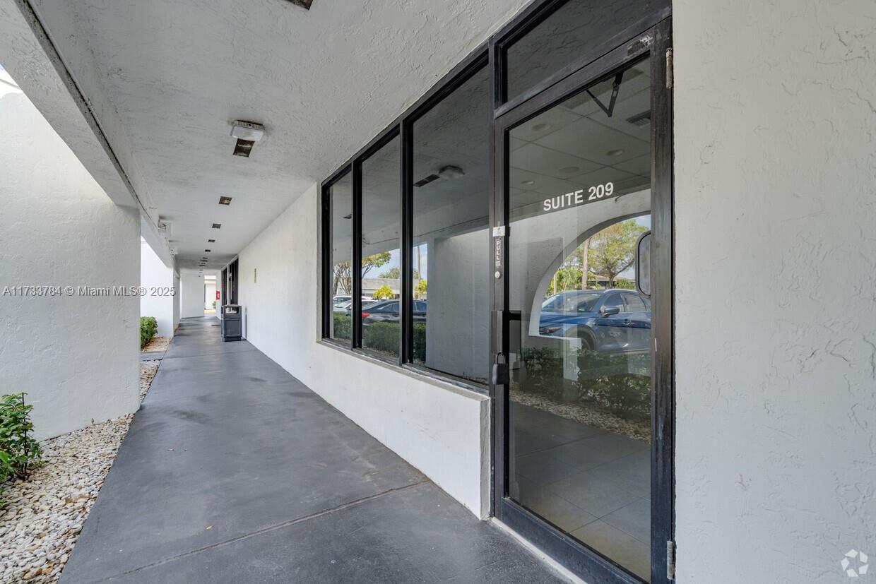 7100 W Commercial Blvd
