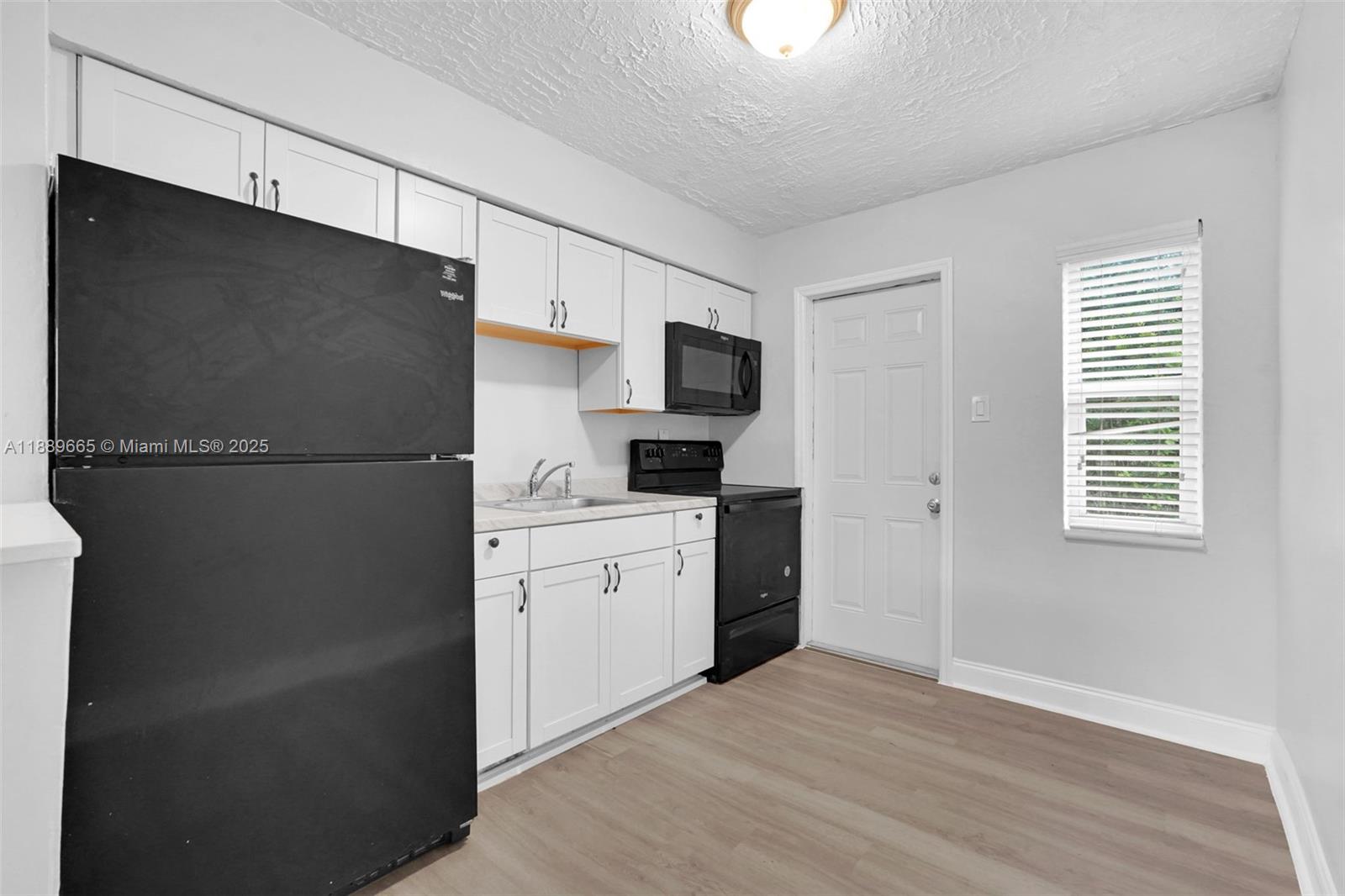 COLLEGE TRACT 2ND ADD - Residential Lease