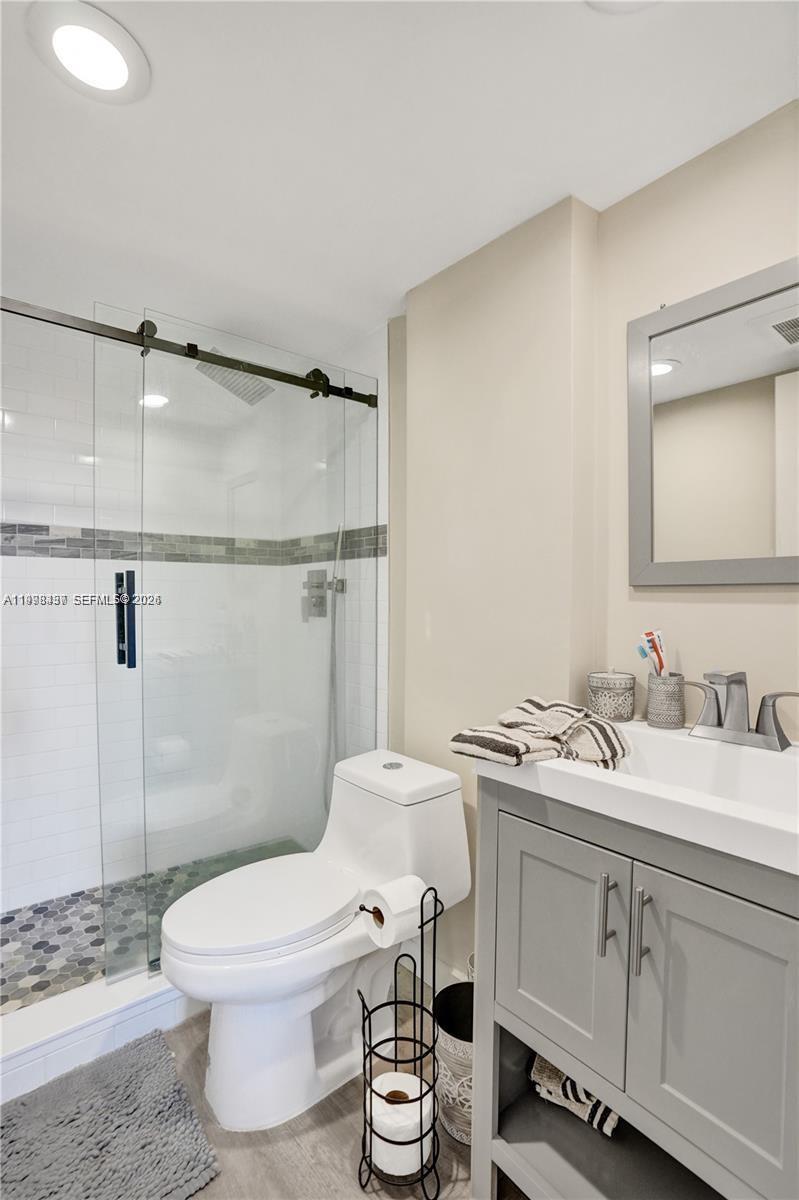 CROMWELL EAST CONDO - Residential