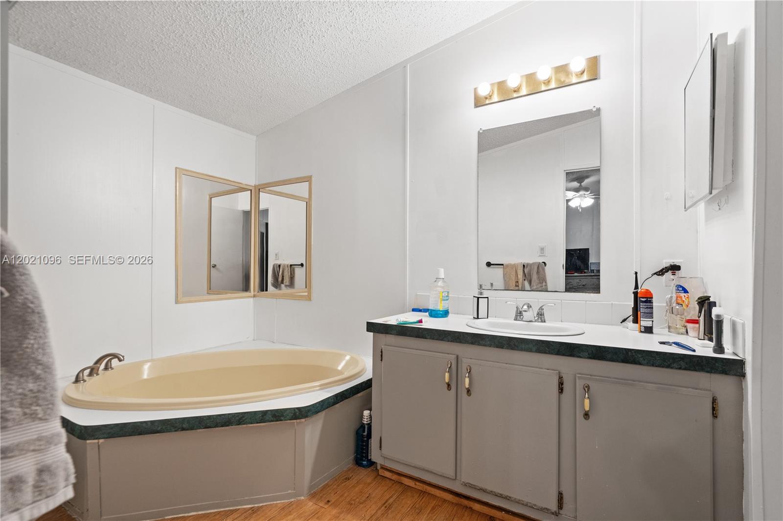 RIDGEWAY - Residential