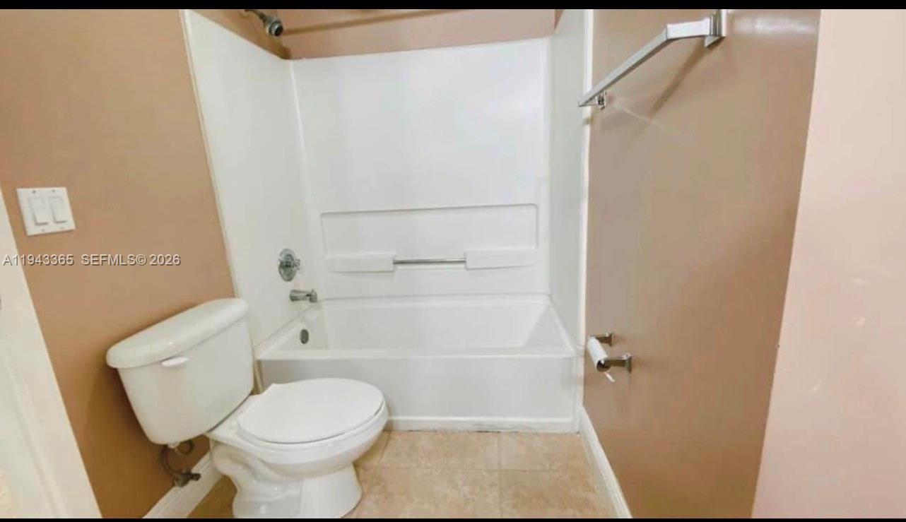 KENDALL LAKE TOWERS CONDO - Residential Lease