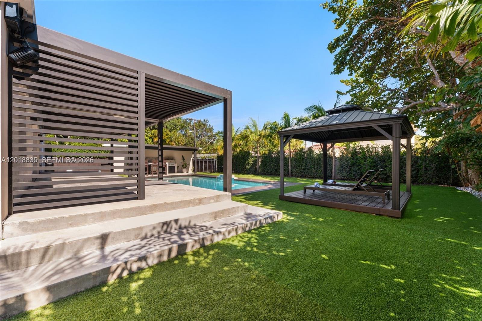 MIAMI SHORES SEC 3 - Residential