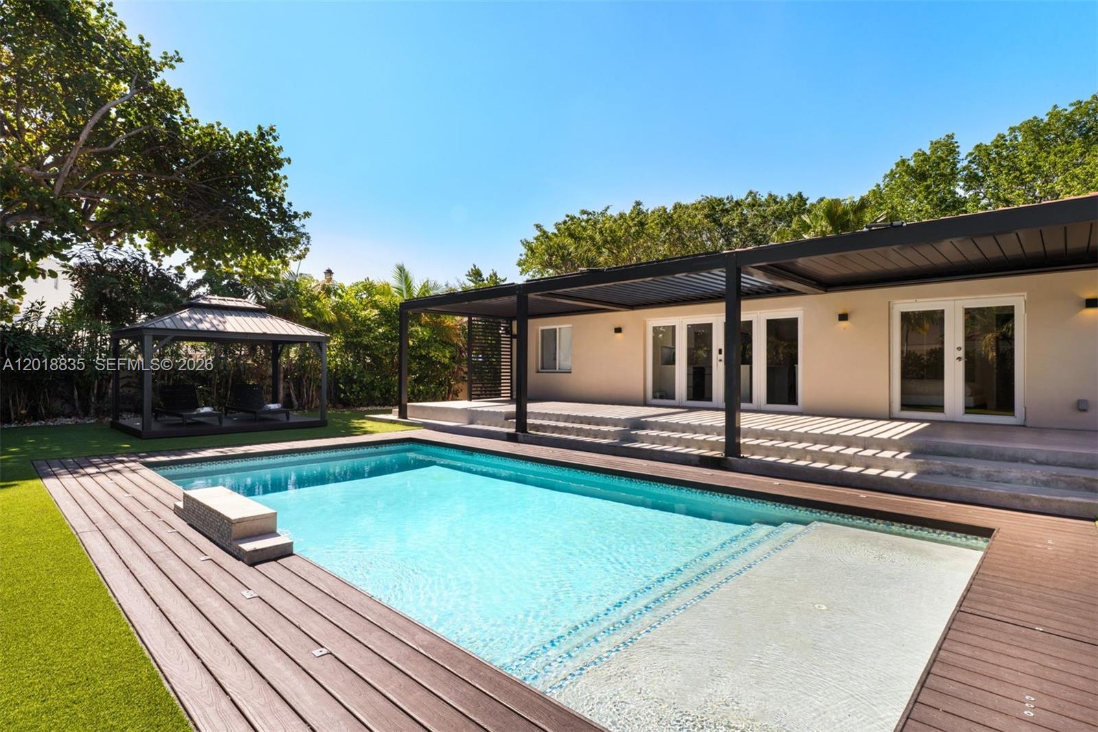MIAMI SHORES SEC 3 - Residential
