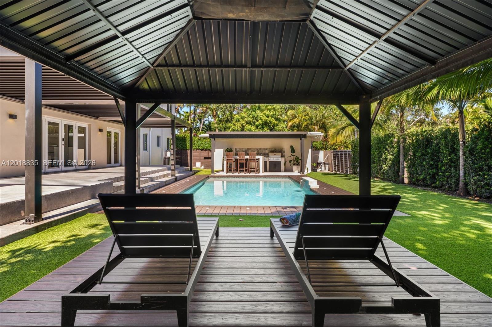 MIAMI SHORES SEC 3 - Residential