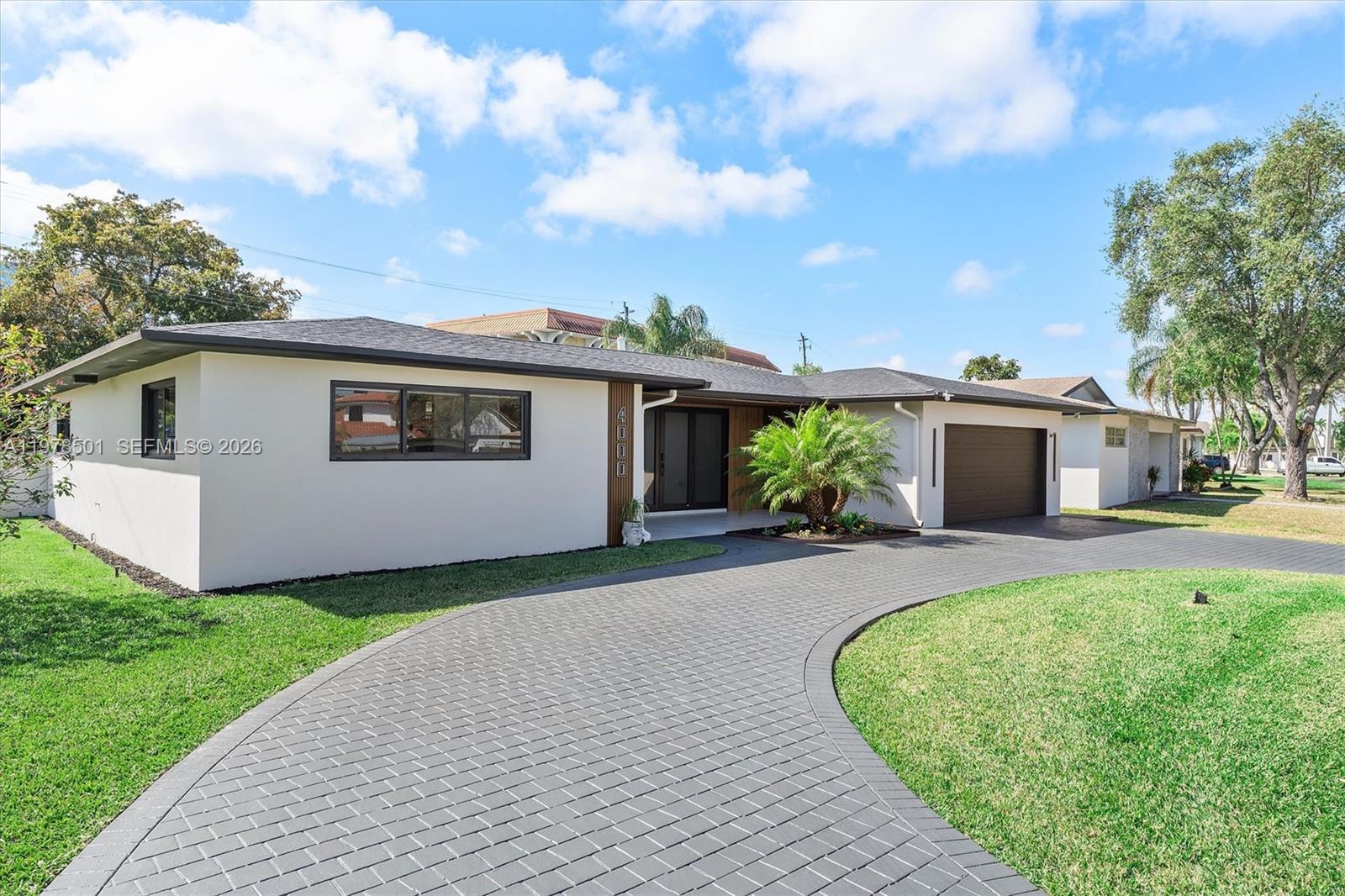 HOLLYWOOD HILLS - Residential Lease