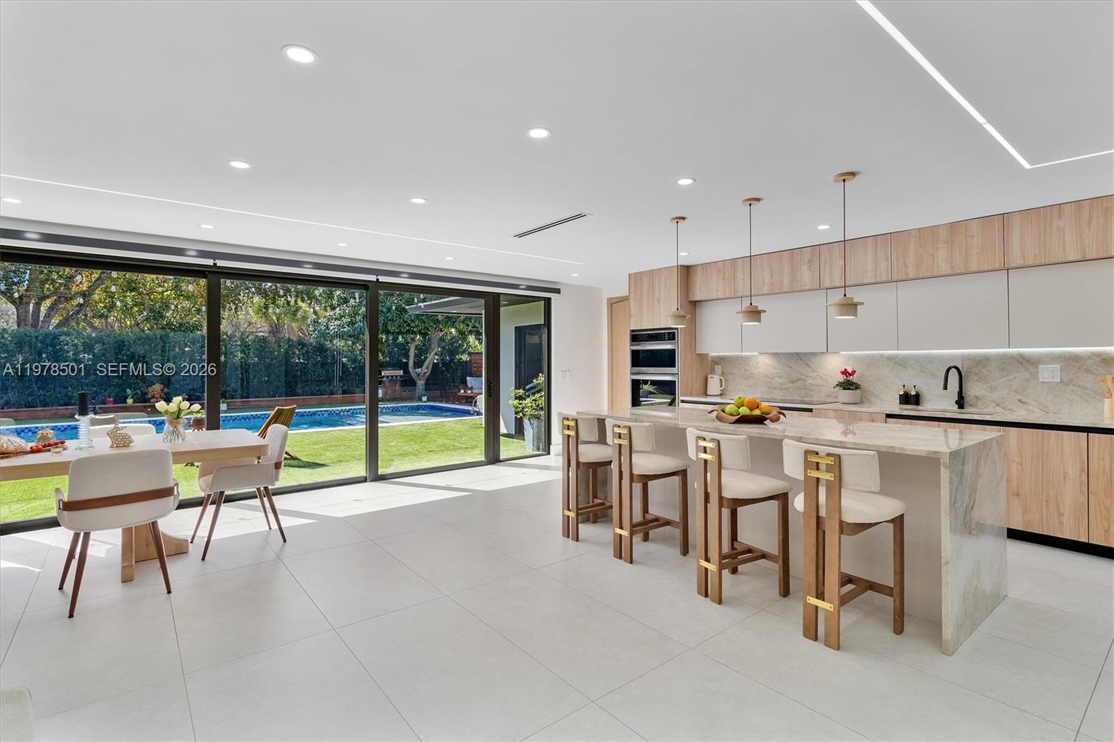 HOLLYWOOD HILLS - Residential Lease