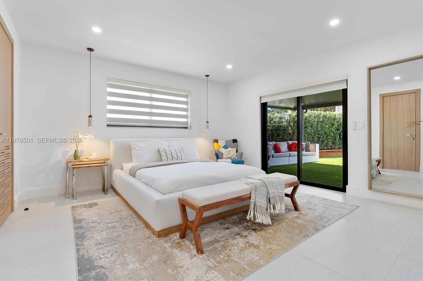 HOLLYWOOD HILLS - Residential Lease