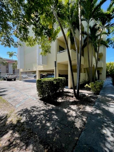 Rental Property at 5839 Sw 74th Ter 203, South Miami, Miami-Dade County, Florida - Bedrooms: 1 
Bathrooms: 1  - $2,000 MO.