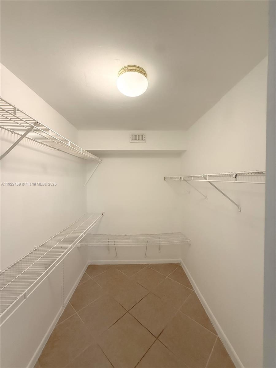 EDGEWATER CONDO - Residential Lease