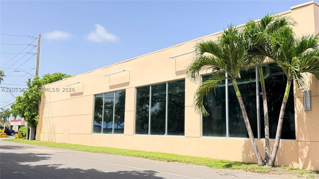 Photo of 1036 NW 1st Ct, Hallandale Beach, FL 33009 (MLS # A12051473)