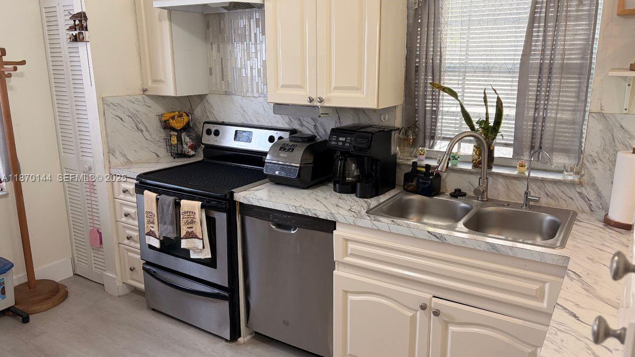 SILVER LAKES PHASE II REP - Residential