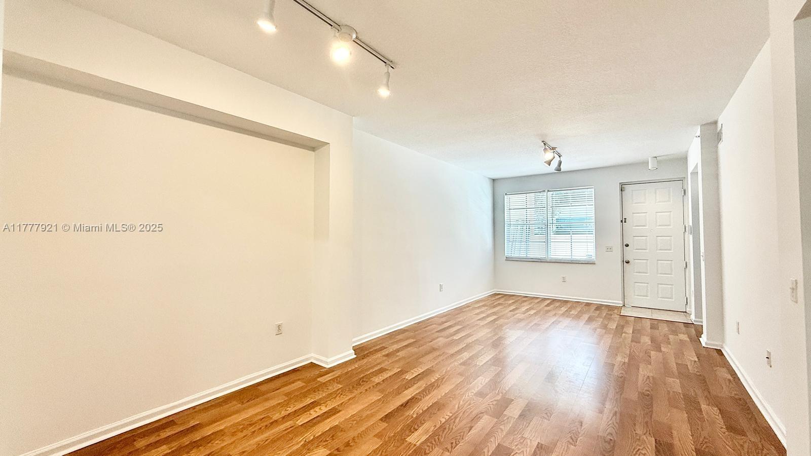 VILLAGE AT ABACOA CONDO - Residential Lease
