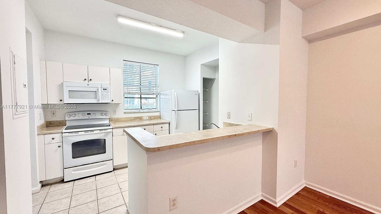 VILLAGE AT ABACOA CONDO - Residential Lease
