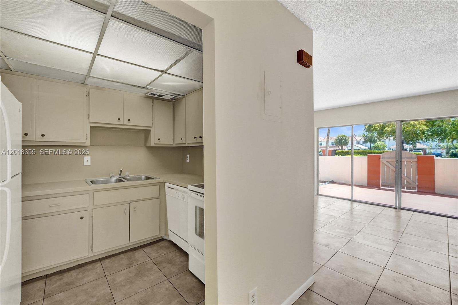 VILLAS AT CORAL SPRINGS - Residential