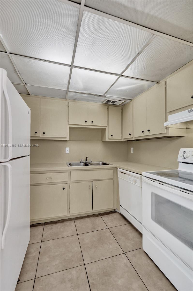 VILLAS AT CORAL SPRINGS - Residential