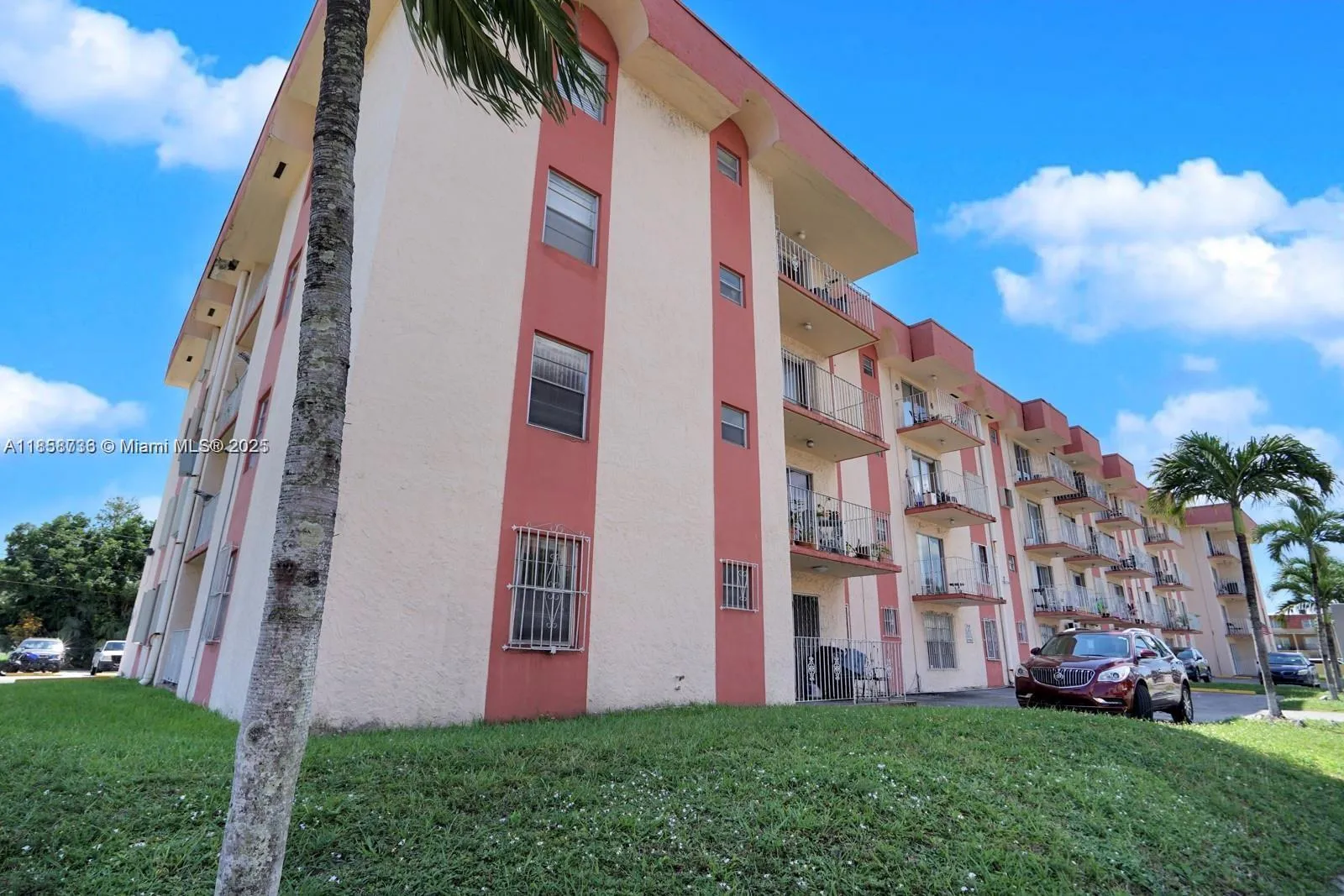 Miami, Florida 33144, United States, 1 Bedroom Bedrooms, ,1 BathroomBathrooms,Residential,Active,192117