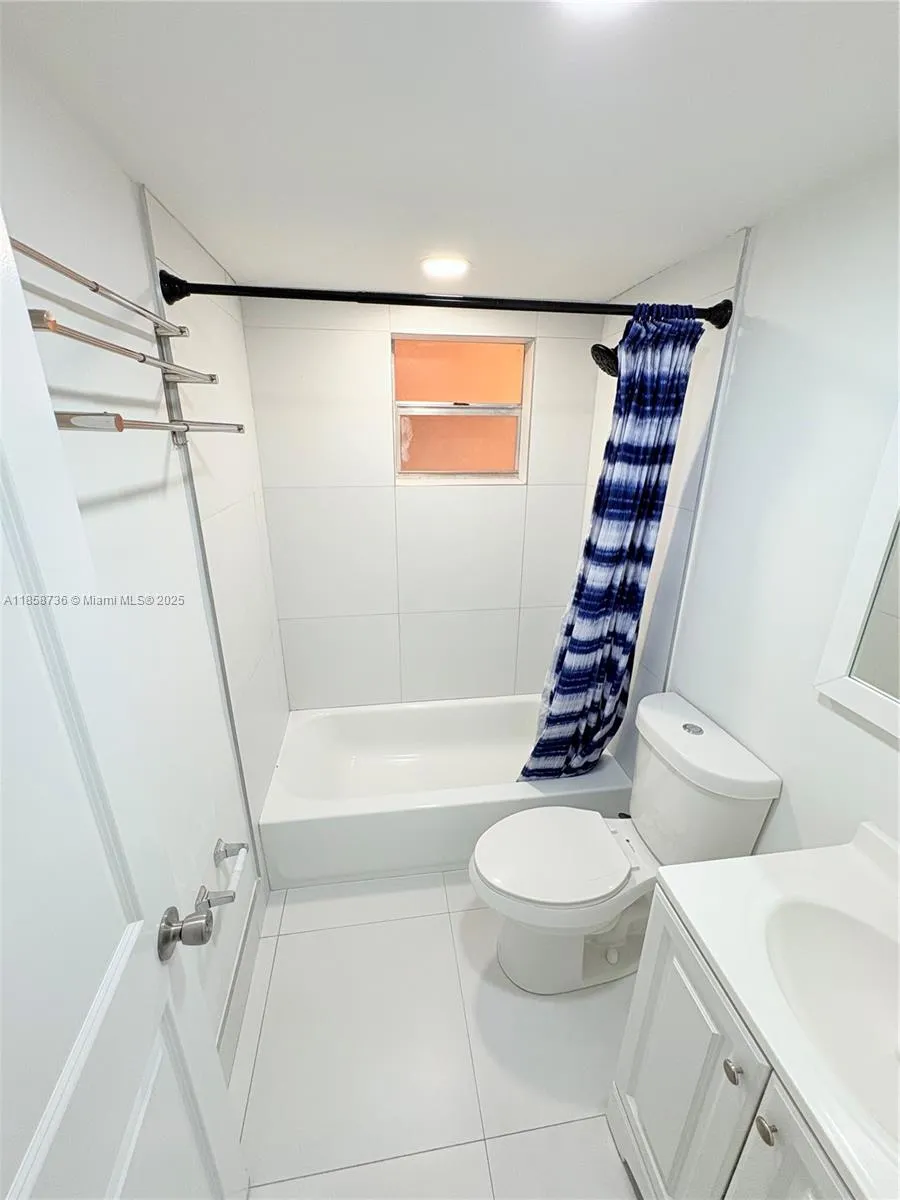 Miami, Florida 33144, United States, 1 Bedroom Bedrooms, ,1 BathroomBathrooms,Residential,Active,192117