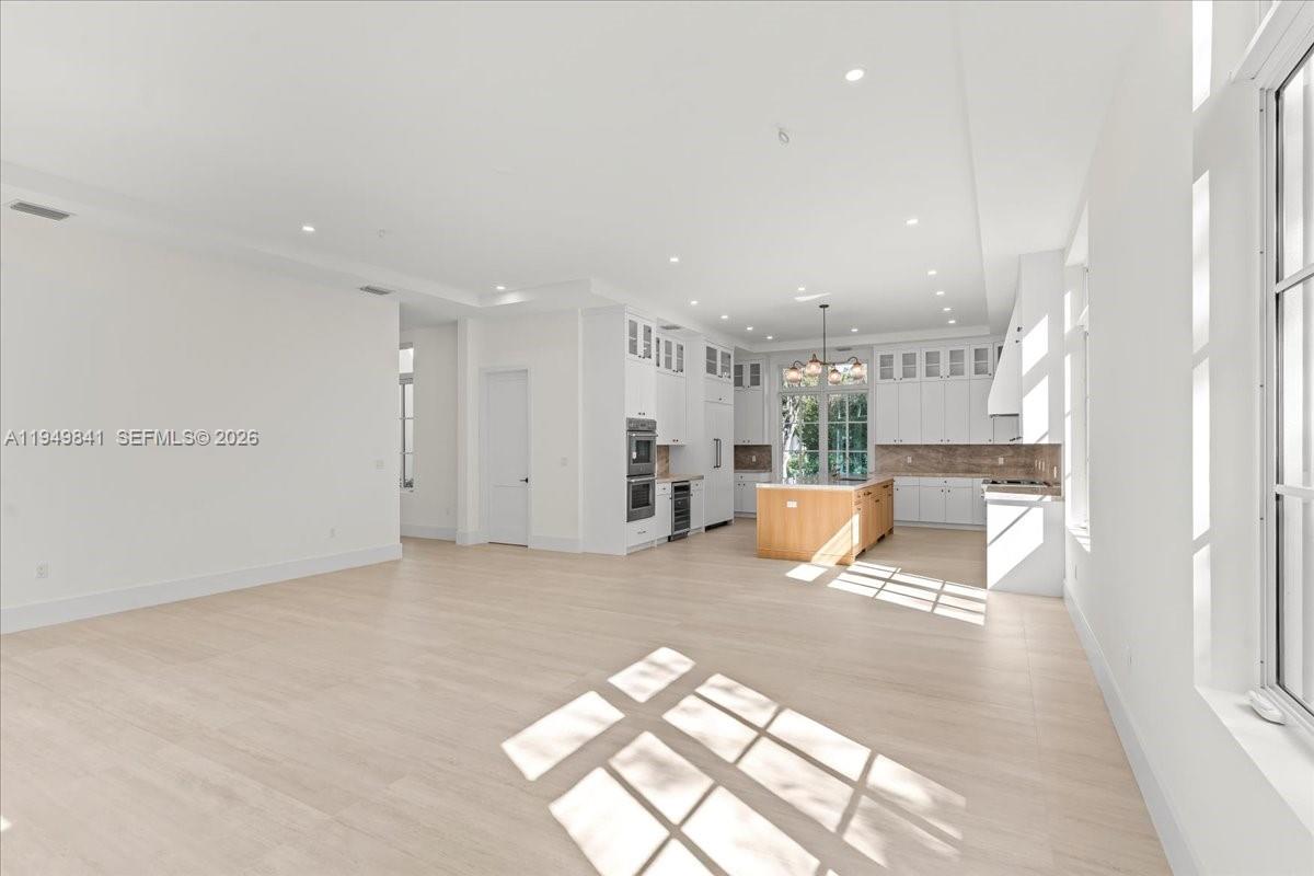 POINSETTIA ESTATES - Residential