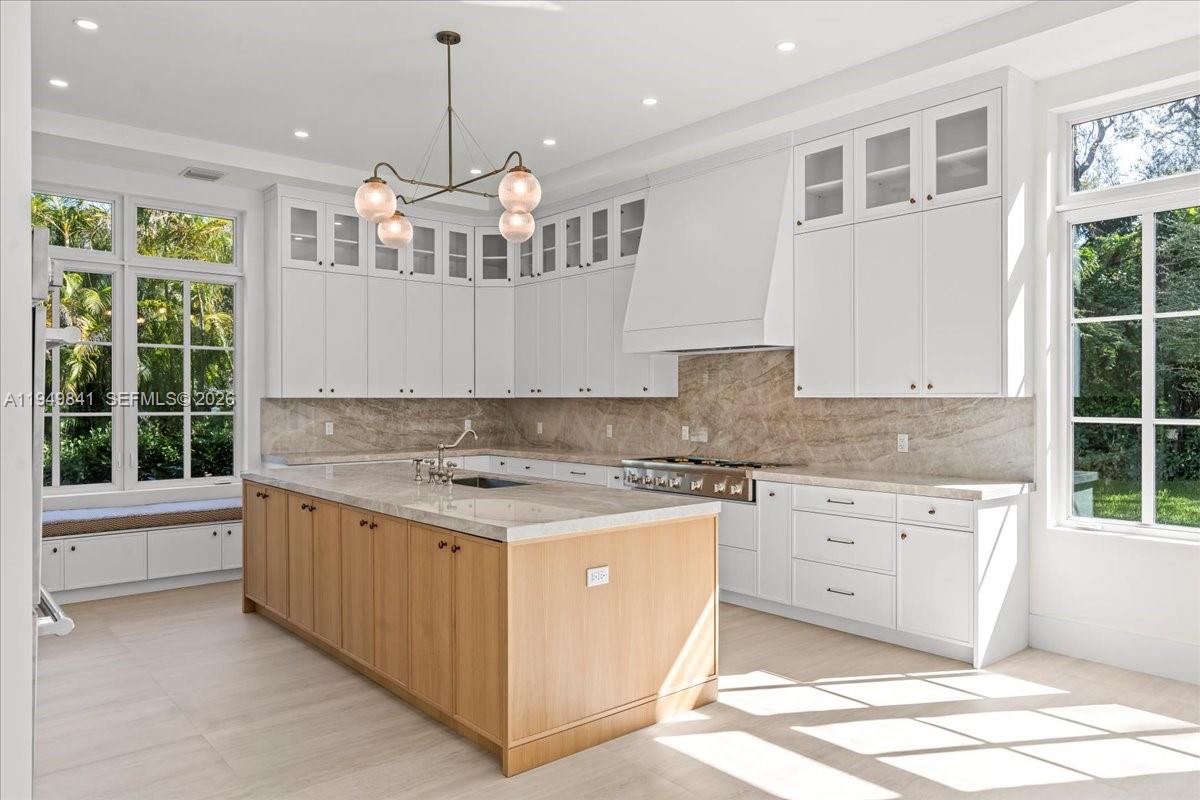 POINSETTIA ESTATES - Residential