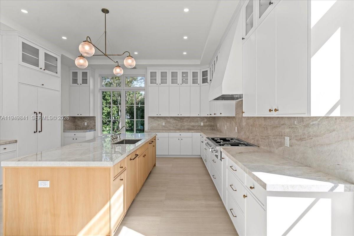 POINSETTIA ESTATES - Residential