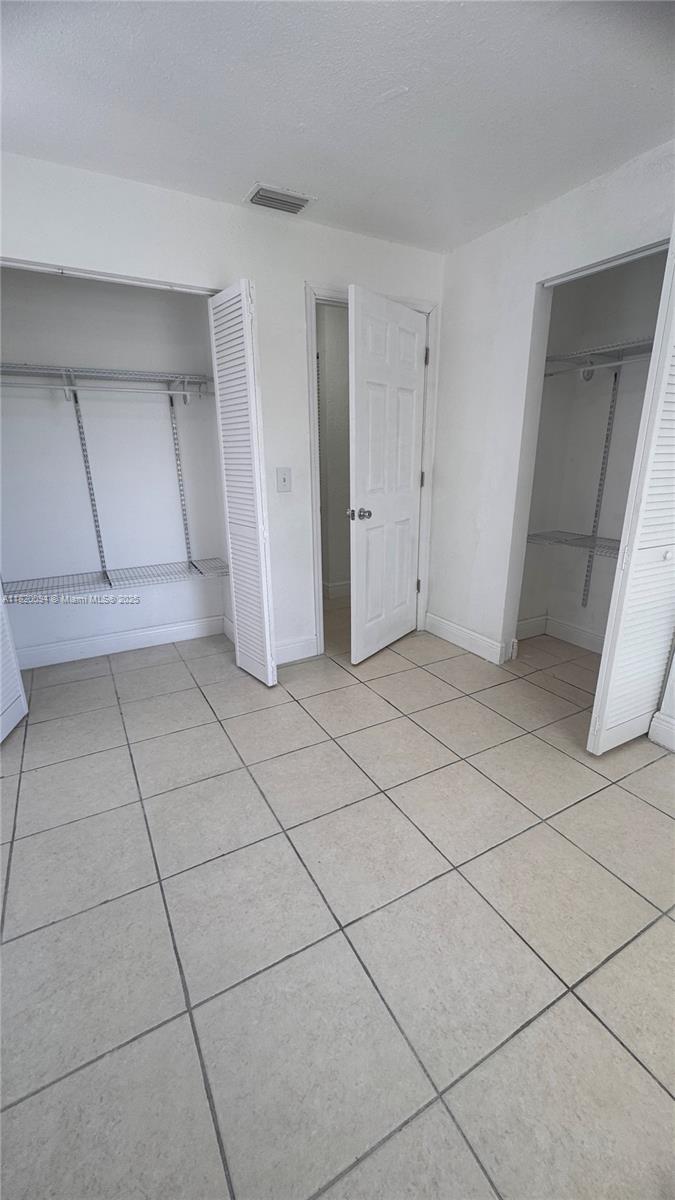 LESLIE ESTATES SEC FIVE - Residential Lease
