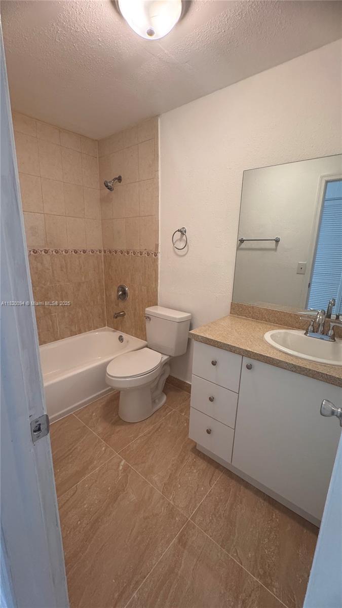 LESLIE ESTATES SEC FIVE - Residential Lease