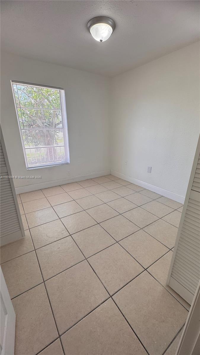 LESLIE ESTATES SEC FIVE - Residential Lease