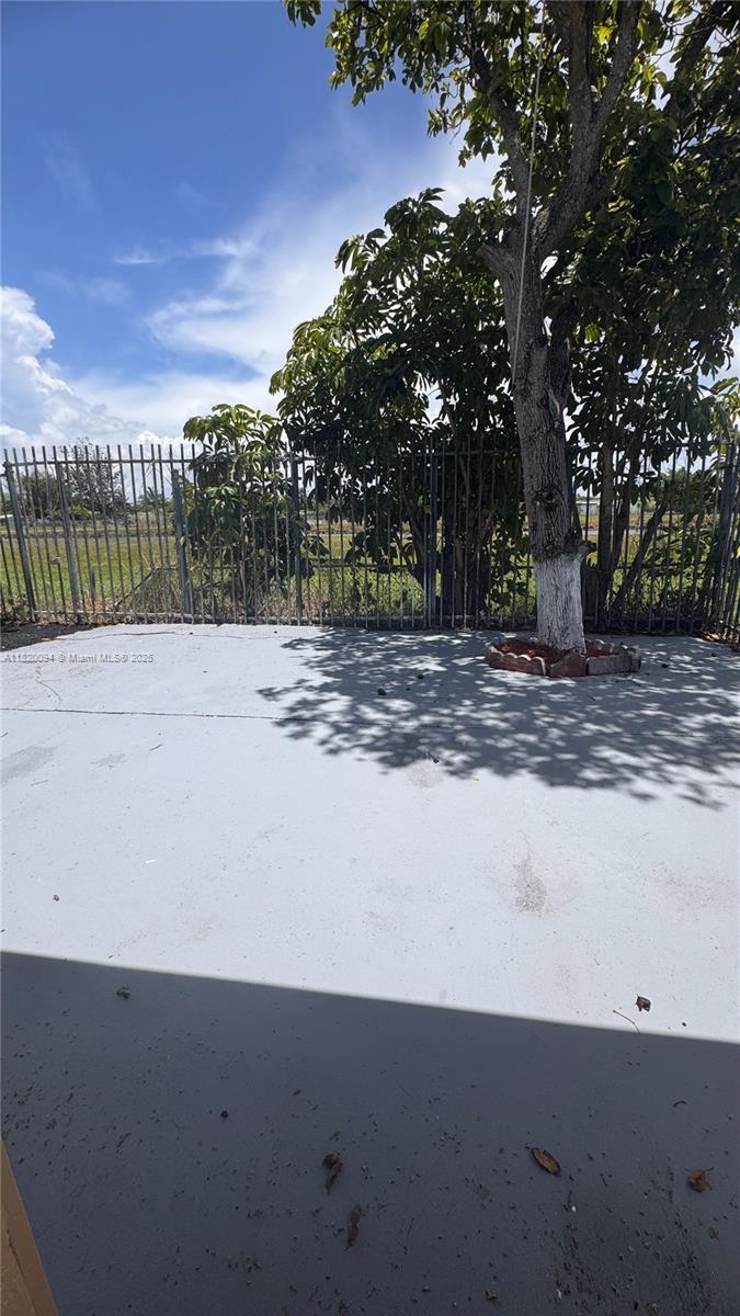 LESLIE ESTATES SEC FIVE - Residential Lease