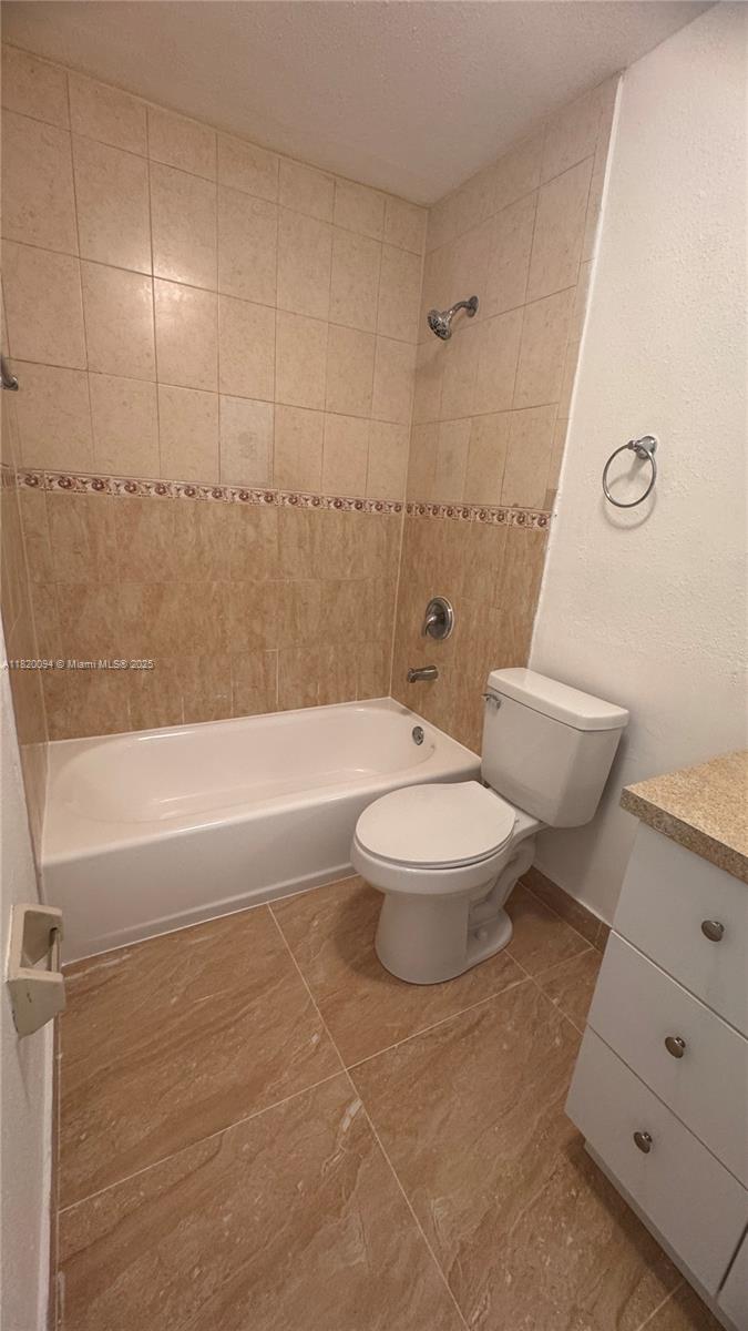 LESLIE ESTATES SEC FIVE - Residential Lease