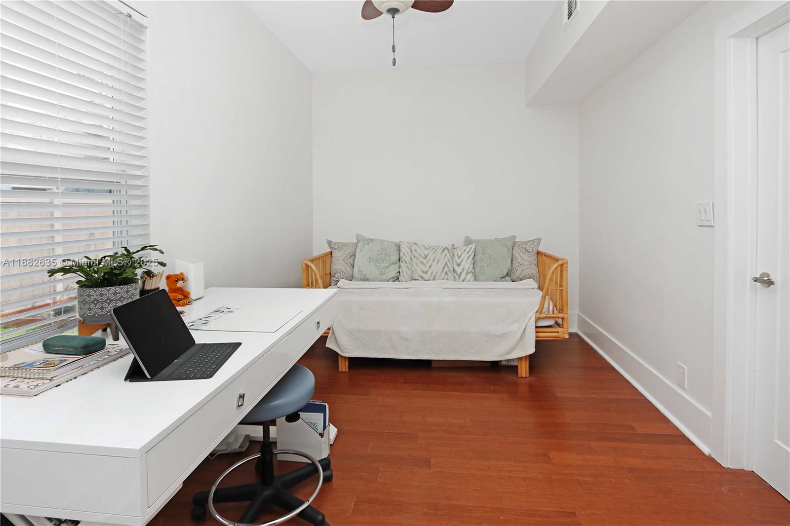 HOLLYWOOD - Residential Lease