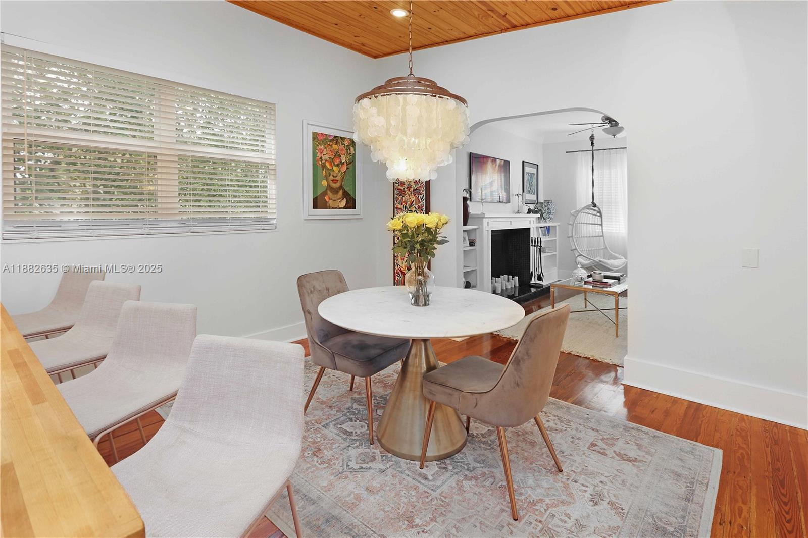 HOLLYWOOD - Residential Lease